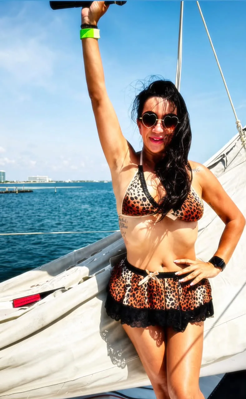 Sara69, Boobs Cruise entertainment team